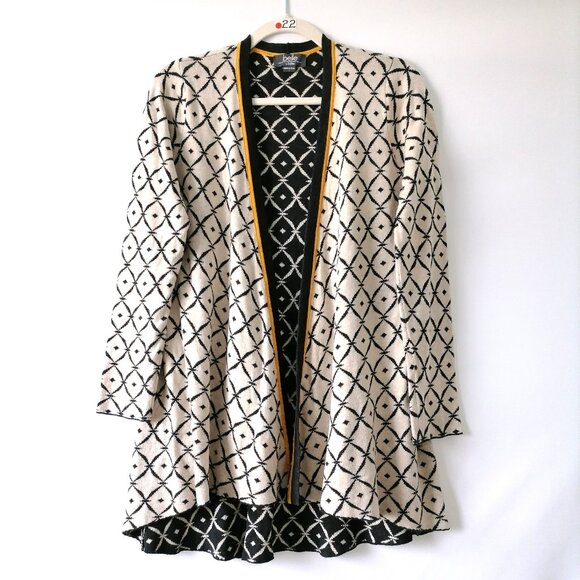 Elegant Black and Cream Cardigan - Picture 1 of 6